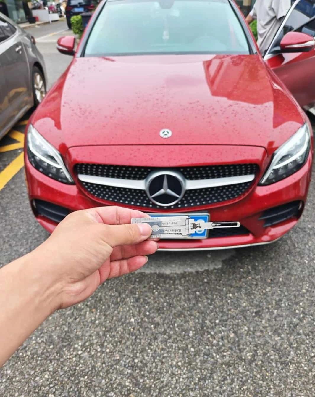 镇海汽车钥匙锁车里别砸窗！镇海附近无损开车锁的师傅这样找才靠谱 post thumbnail image